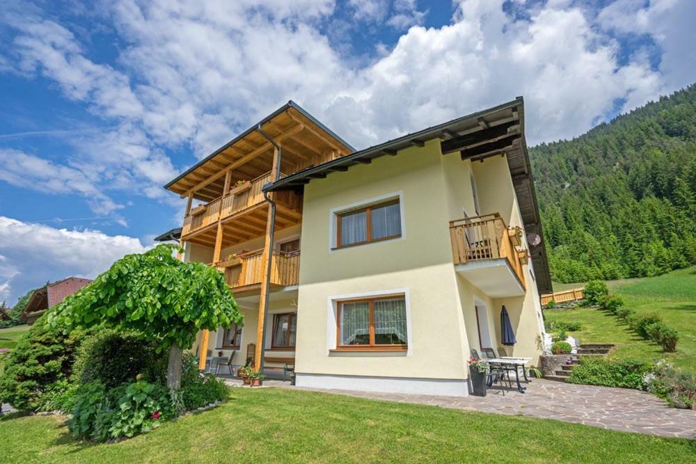 Haus Lackner Am Weissensee In Kaernten Exterior foto